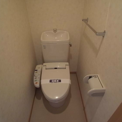
						トイレ