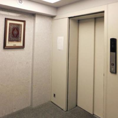 
						エレベーター