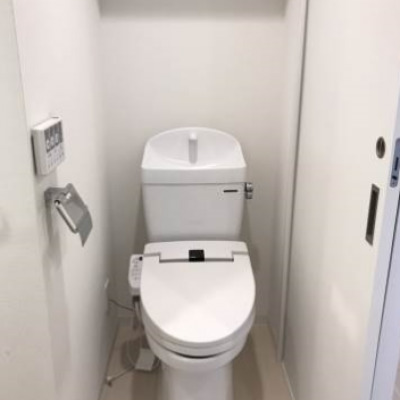 
						トイレ